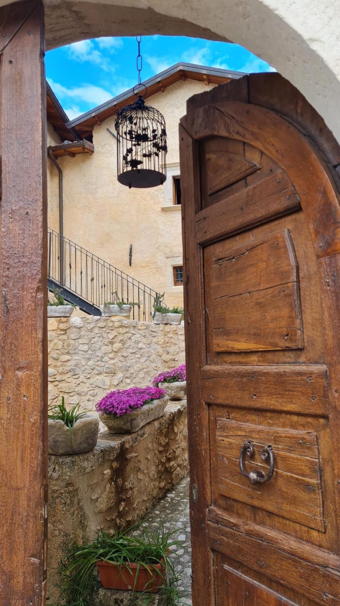 Palazzo Pirro Dimora Storica Bed & Breakfast Acciano Luaran gambar